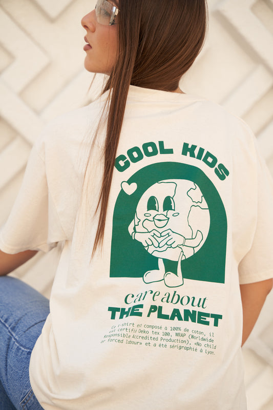 T-shirt écru "Cool kids care about the planet"